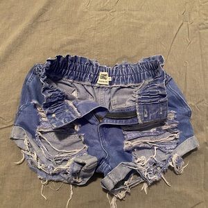Ripped high waisted jean shorts w/ elastic waist